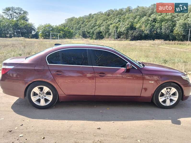 Седан BMW 5 Series 2004 в Коростене