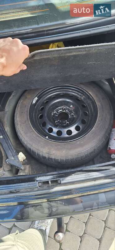 Седан BMW 5 Series 2001 в Березному