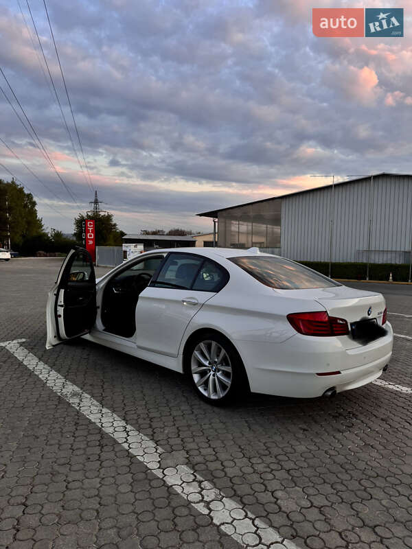 BMW 5 Series 2011 BMW 5 Series 2011