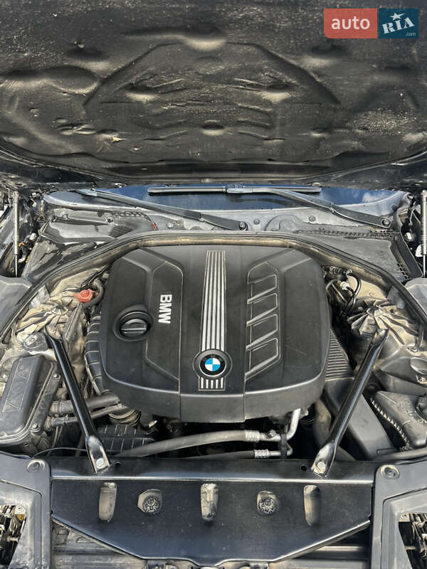 Седан BMW 5 Series 2012 в Волочиске