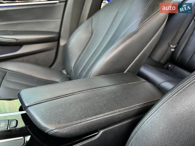 Седан BMW 5 Series 2016 в Житомире