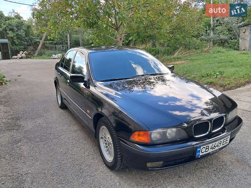 Седан BMW 5 Series 2000 в Черновцах