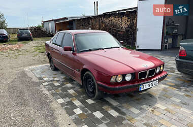 Седан BMW 5 Series 1994 в Чернівцях