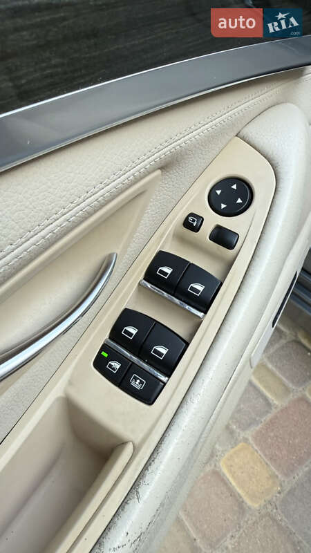 Седан BMW 5 Series 2010 в Хороле фото 24 Седан BMW 5 Series 2010 в Хороле