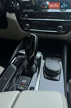 Седан BMW 5 Series 2017 в 