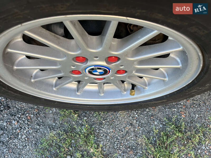 Седан BMW 5 Series 1993 в Киеве