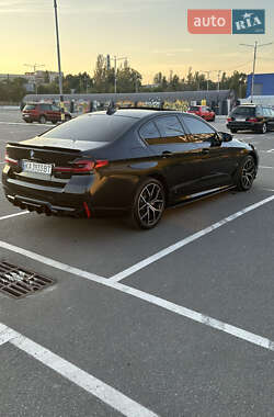 Седан BMW 5 Series 2023 в 
