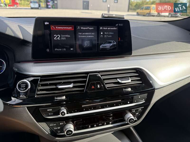 Седан BMW 5 Series 2017 в Львові