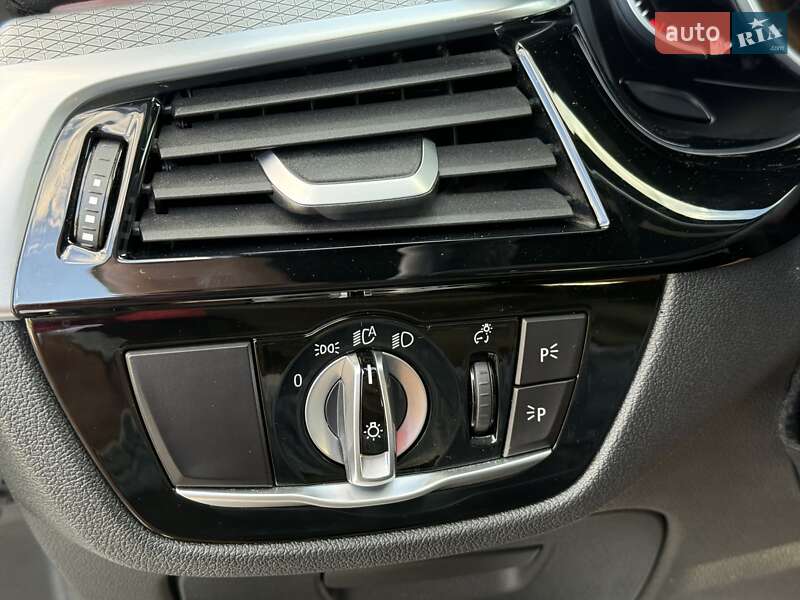 Седан BMW 5 Series 2017 в Львові