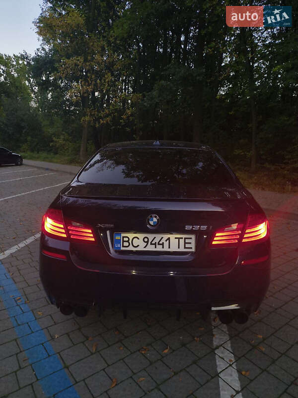 Седан BMW 5 Series 2013 в Львове