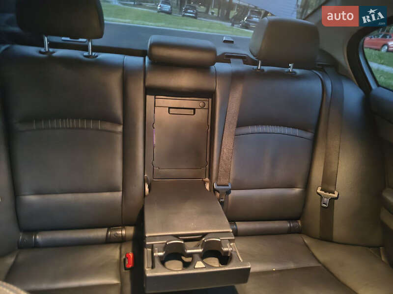 Седан BMW 5 Series 2013 в Львове