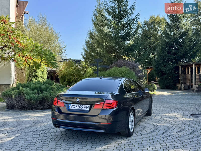 Седан BMW 5 Series 2012 в Міжгір'ї