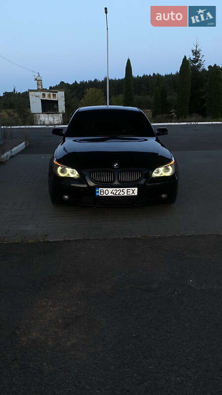 Седан BMW 5 Series 2003 в Смыге