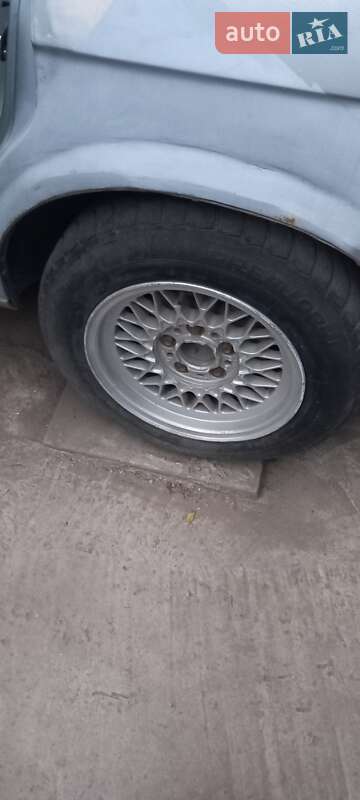 Седан BMW 5 Series 1984 в Запорожье