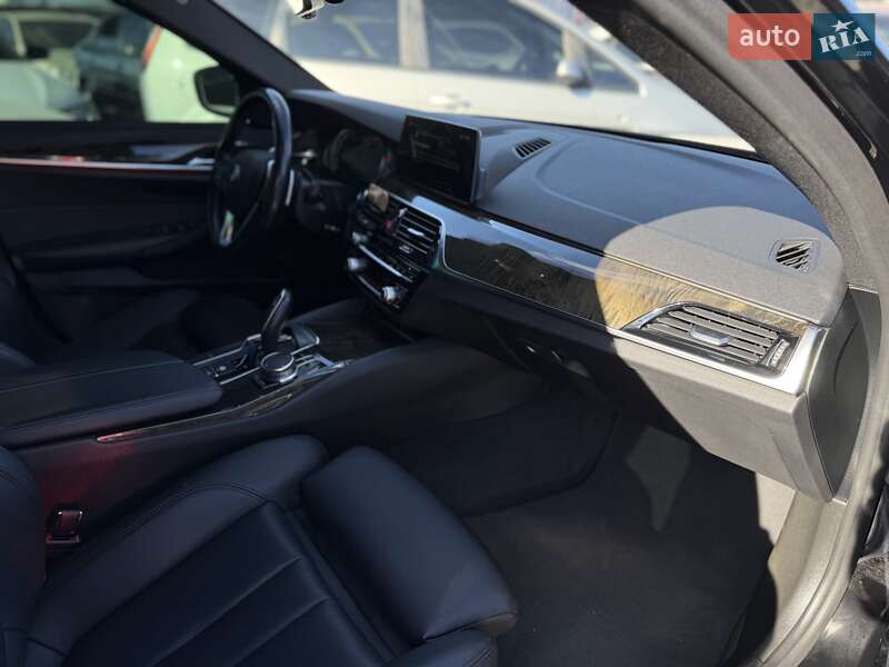 Седан BMW 5 Series 2017 в Днепре