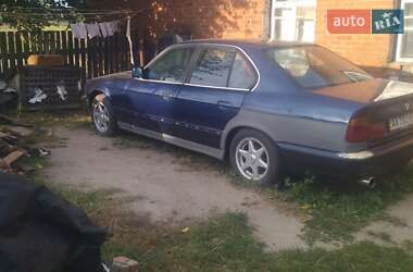 Седан BMW 5 Series 1989 в Іванкові