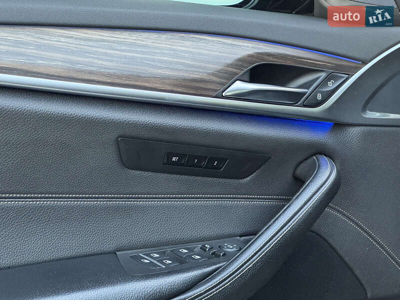 Седан BMW 5 Series 2017 в Мукачево