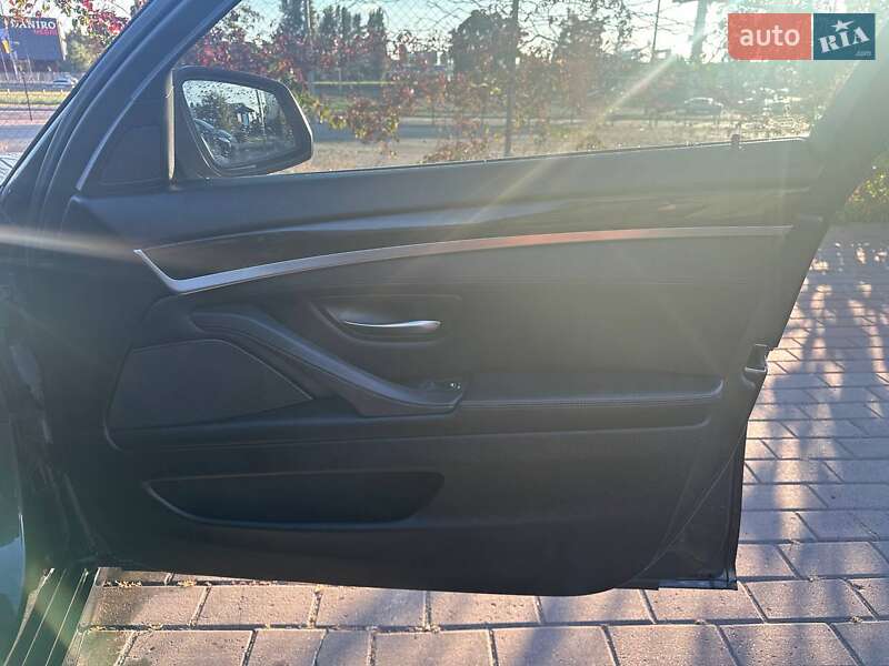 Седан BMW 5 Series 2016 в Киеве