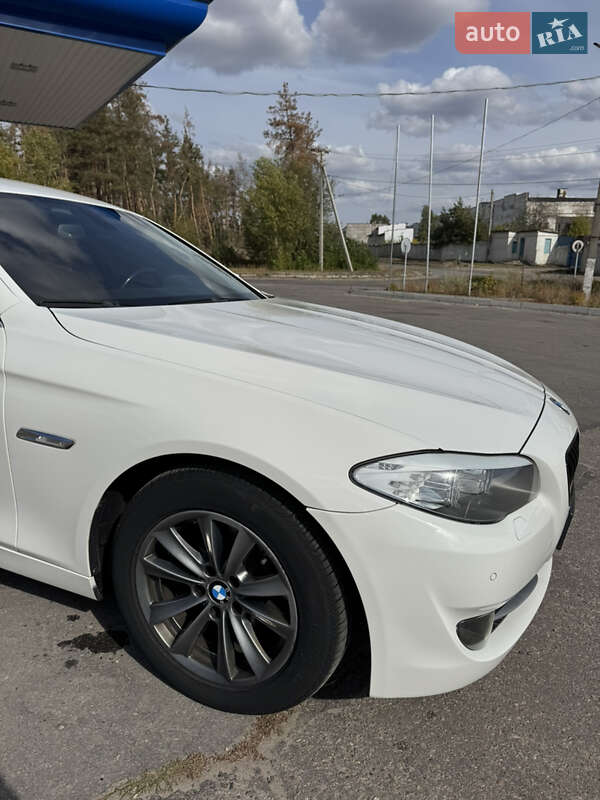Седан BMW 5 Series 2011 в Харкові