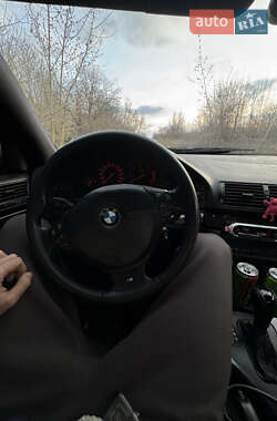 Седан BMW 5 Series 2000 в Деражне