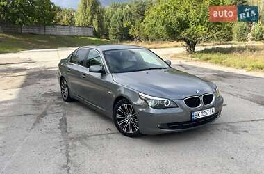 Седан BMW 5 Series 2008 в Вараше