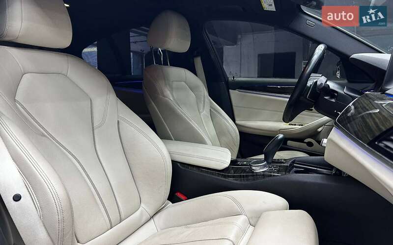 Седан BMW 5 Series 2018 в Черновцах