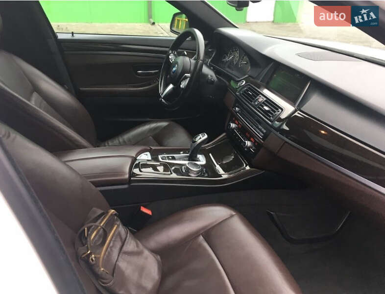 Седан BMW 5 Series 2015 в Львове