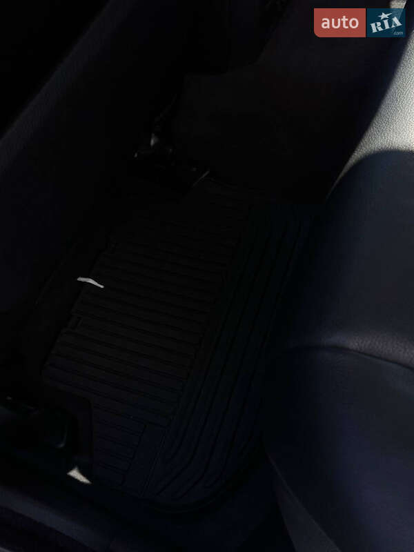 Седан BMW 5 Series 2013 в Львове