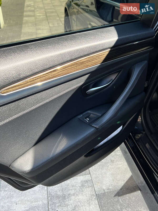 Седан BMW 5 Series 2013 в Львове