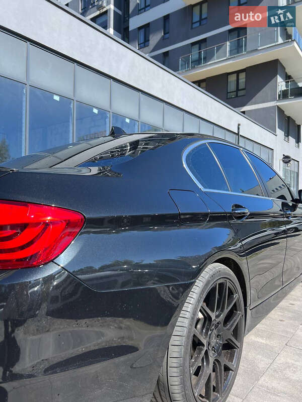 Седан BMW 5 Series 2013 в Львове