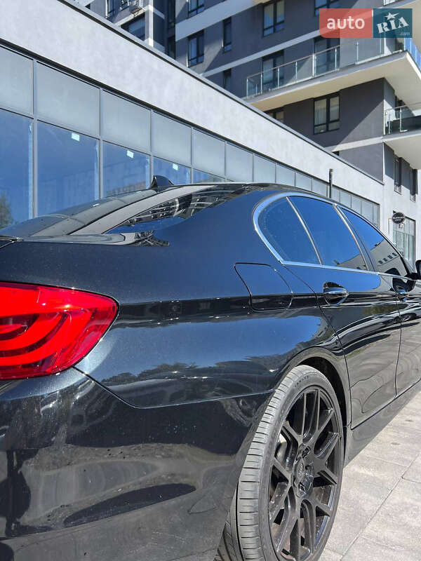 Седан BMW 5 Series 2013 в Львове