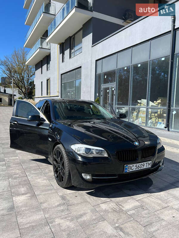 Седан BMW 5 Series 2013 в Львове