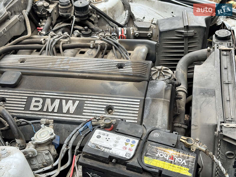 Седан BMW 5 Series 1991 в Киеве