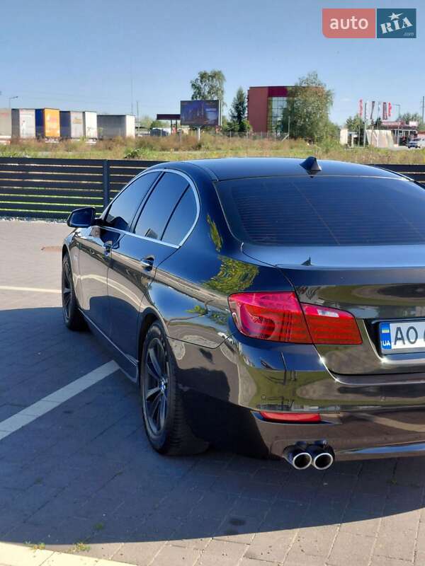 Седан BMW 5 Series 2014 в Мукачево