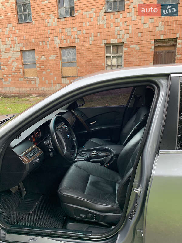 Седан BMW 5 Series 2005 в Корце