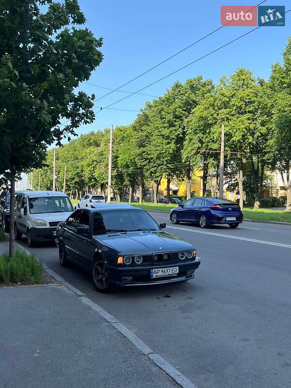 Седан BMW 5 Series 1988 в Вінниці