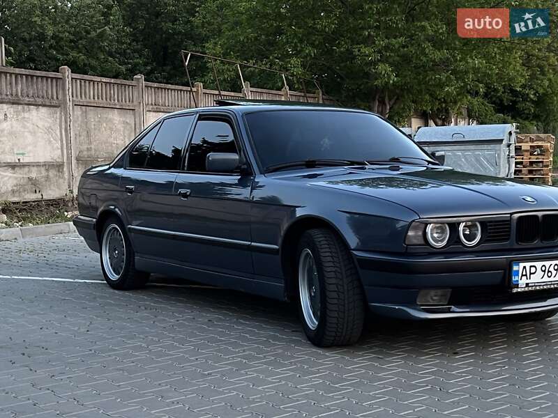 Седан BMW 5 Series 1988 в Вінниці
