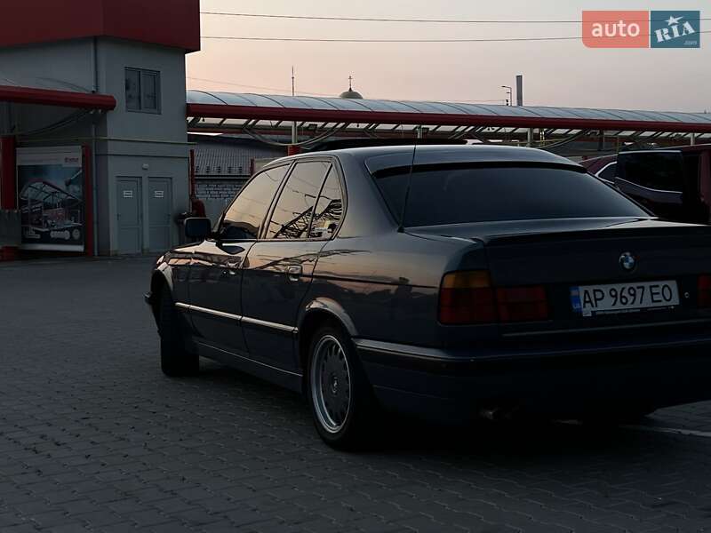 Седан BMW 5 Series 1988 в Вінниці
