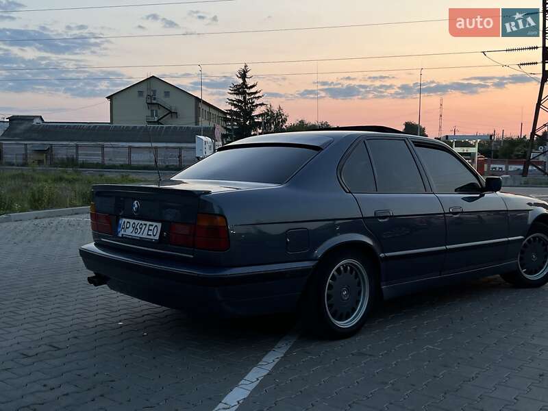 Седан BMW 5 Series 1988 в Вінниці