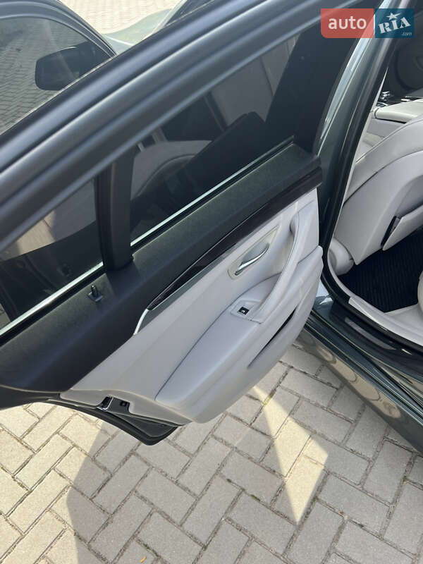 Седан BMW 5 Series 2012 в Днепре