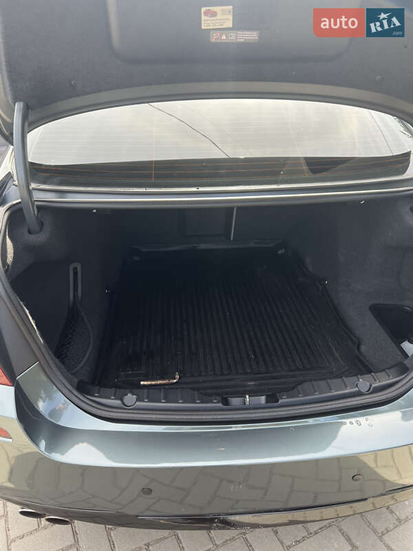 Седан BMW 5 Series 2012 в Днепре