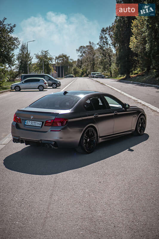 Седан BMW 5 Series 2015 в Бурштині