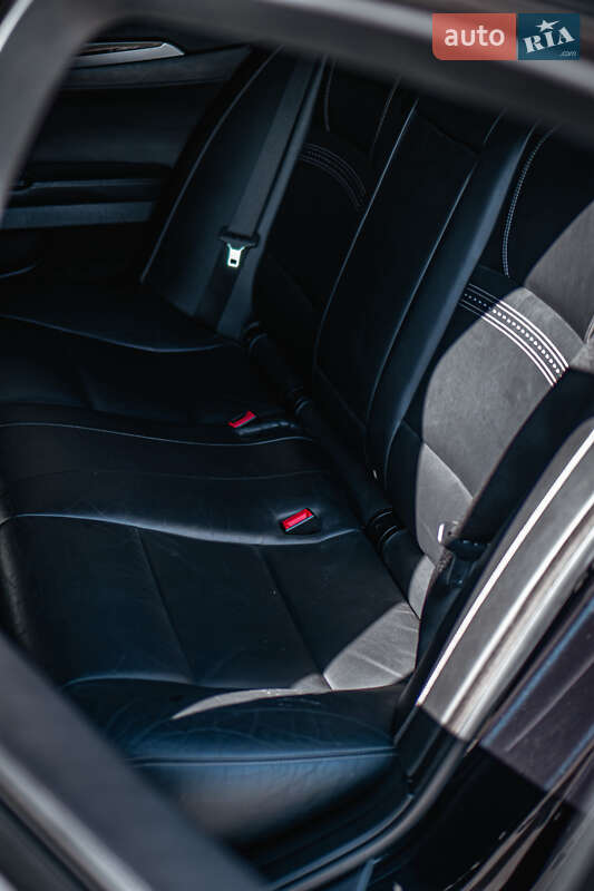 Седан BMW 5 Series 2015 в Бурштині