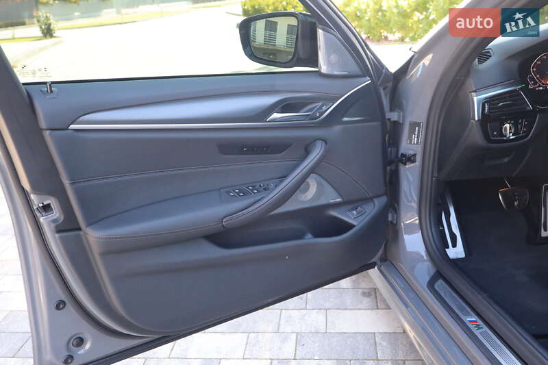 Седан BMW 5 Series 2021 в Мукачево