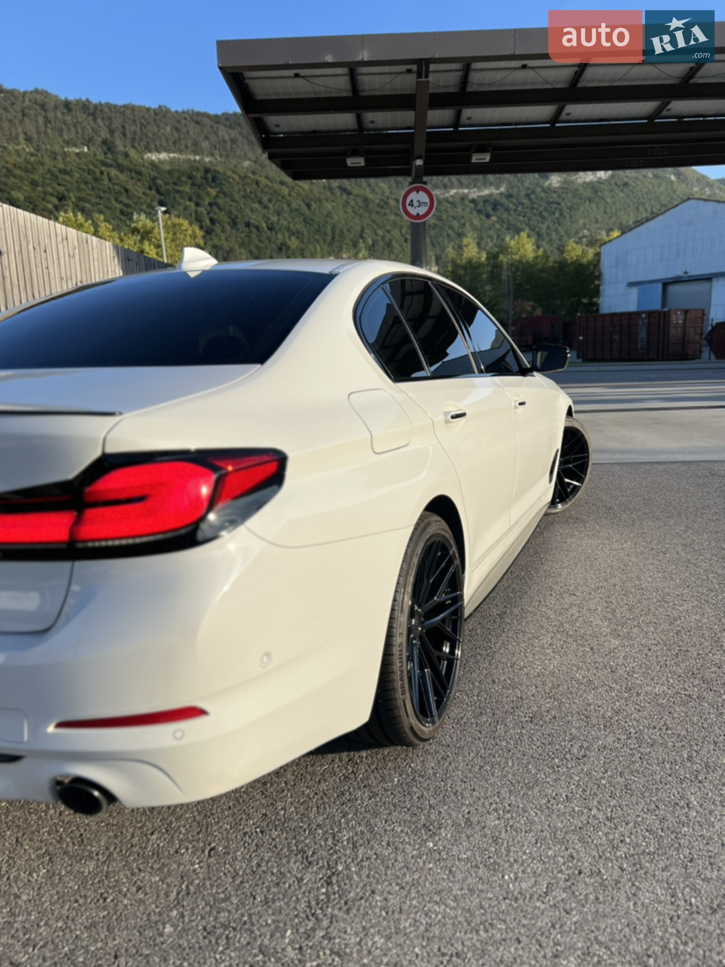 2017 BMW 5er - мініатюра 2