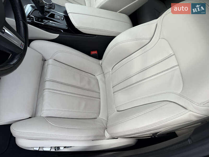 Седан BMW 5 Series 2020 в Львове