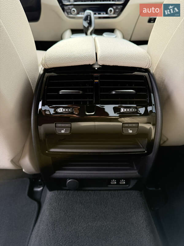 Седан BMW 5 Series 2020 в Львове