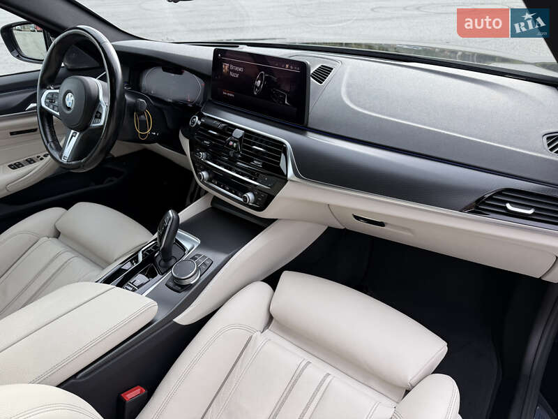 Седан BMW 5 Series 2020 в Львове