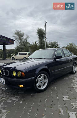 Седан BMW 5 Series 1995 в Чернівцях