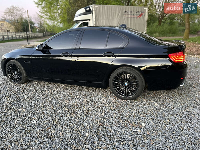 Седан BMW 5 Series 2014 в Самборе